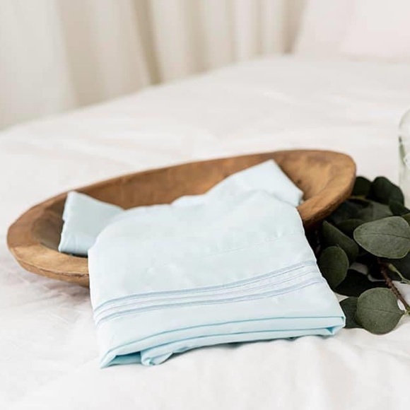 ⭐️SALE⭐️King 6pc Ice Blue Bedsheets - Picture 2 of 6